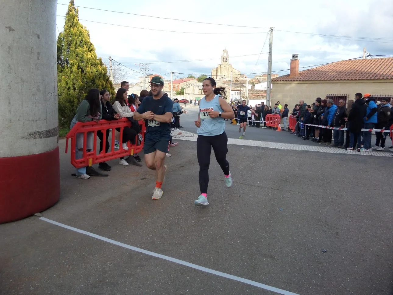 Foto 10 - Juan Bueno y Ver&oacute;nica S&aacute;nchez se llevan el triunfo en la sorprendente I Carrera Popular Cristo de Hornillos de Arabayona