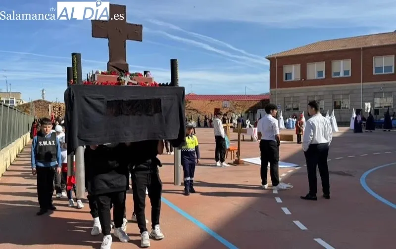 Vía Crucis del Colegio La Encarnación