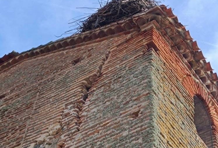 Villoria lleva a la Junta un S.O.S de la torre de su iglesia parroquial e impulsa la protección del Via Crucis de hombres y el Azud de Riolobos
