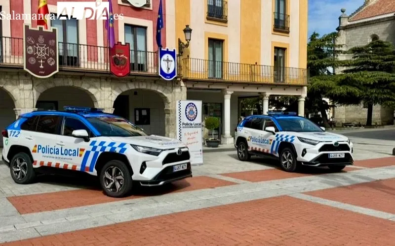 Foto 4 - Llegan los nuevos coches de la Polic&iacute;a Local: H&iacute;bridos enchufables y &ldquo;los mejores veh&iacute;culos del cuerpo a nivel provincial y auton&oacute;mico&rdquo;
