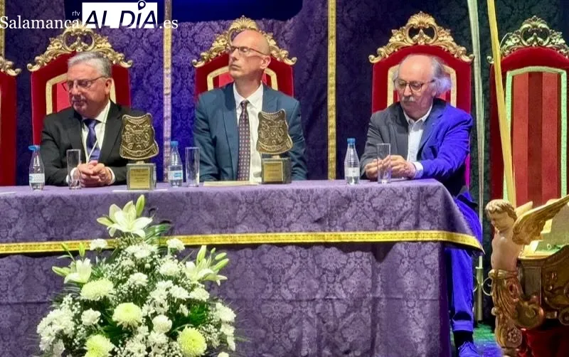 Foto 4 - Reflexiones sobre la fe y la verdad, protagonistas del profundo preg&oacute;n de la Semana Santa a cargo del divulgador Rafael L&oacute;pez Borrego 