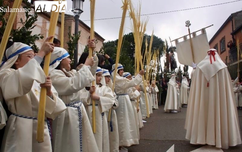 Triunfal paseo de La Borriquilla en un multitudinario Domingo de Ramos en Peñaranda