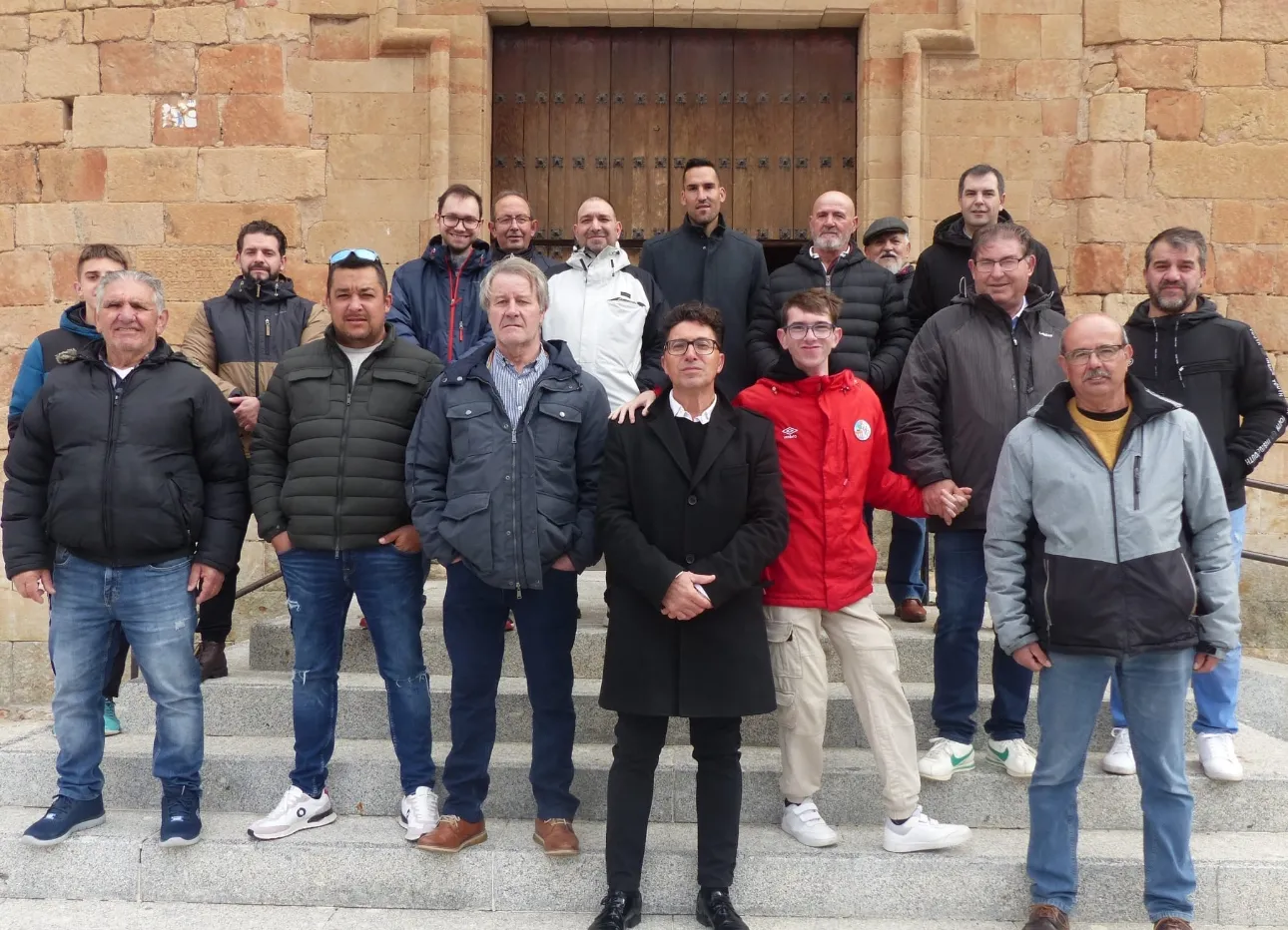 Vía Crucis de hombres y mujeres en Villoria. Fotos Pilar Corredera