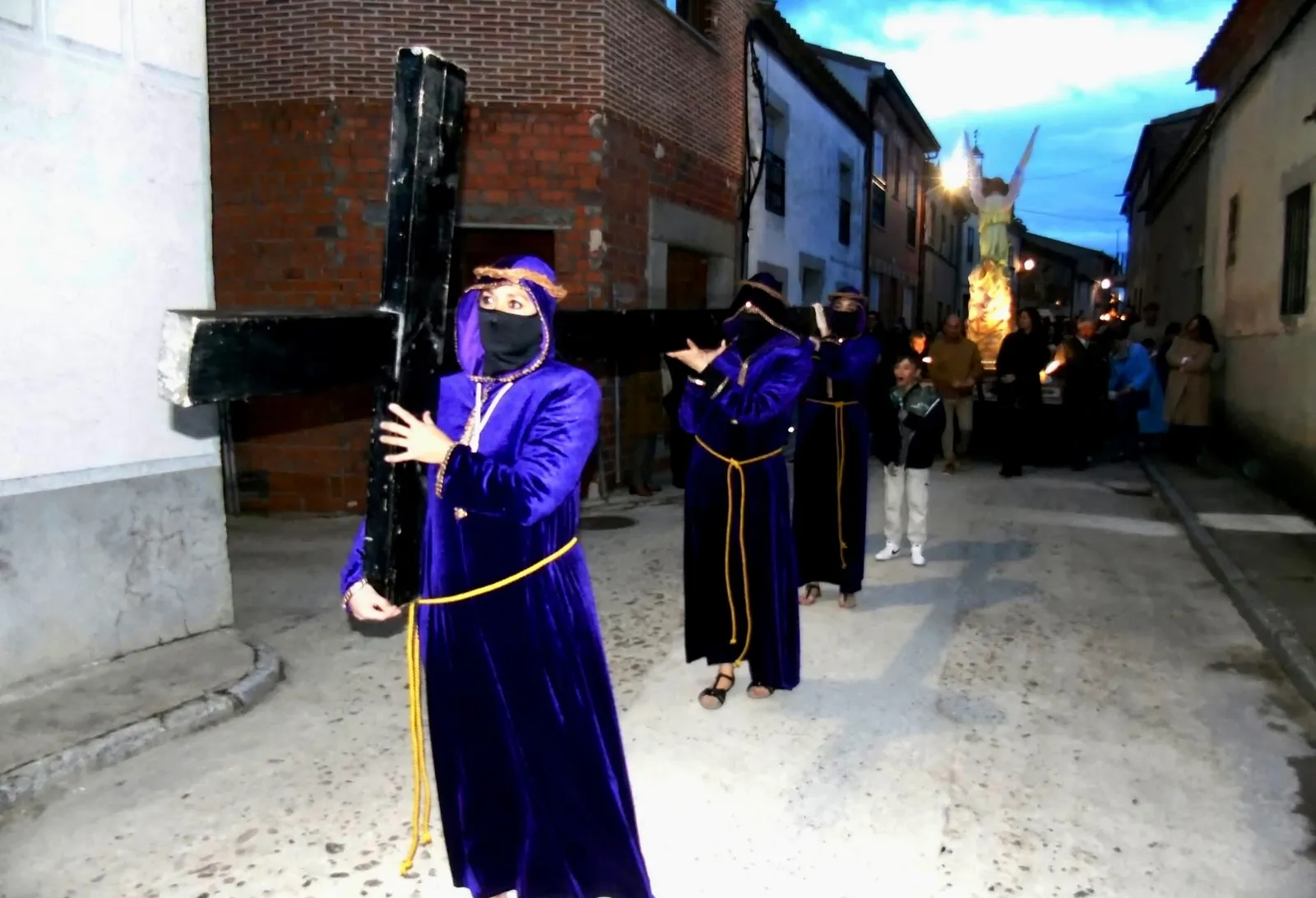 Procesión del Santo Entierro en Macotera. Fotos José Guerras