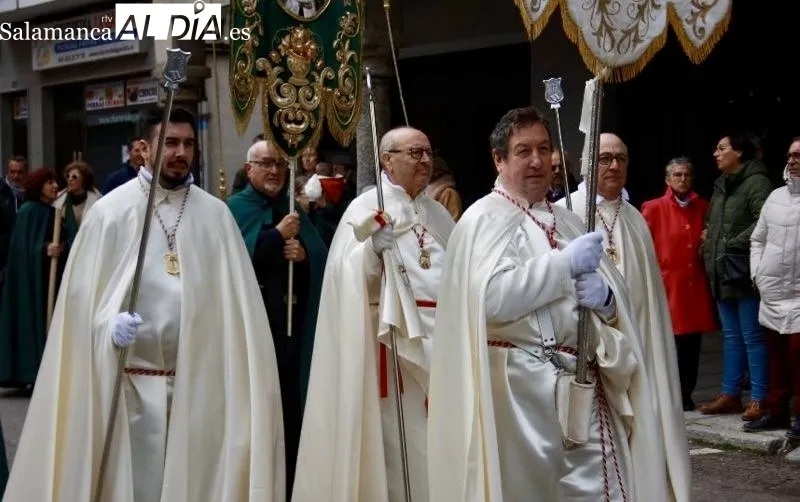 Foto 8 - Desbordante emoci&oacute;n en una multitudinaria Procesi&oacute;n del Resucitado en Pe&ntilde;aranda