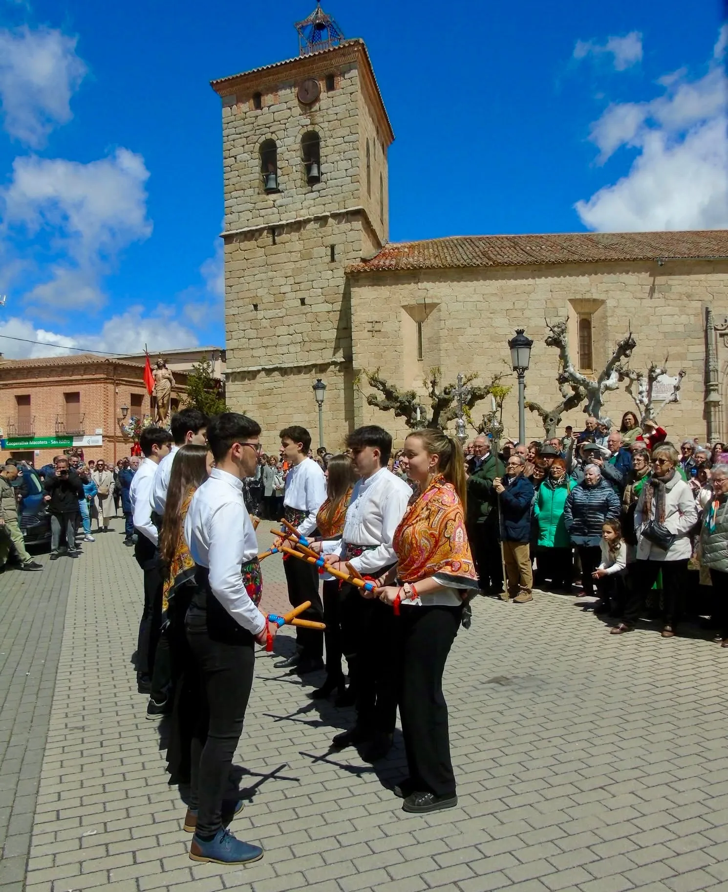Macotera celebraba la Procesión del Encuentro. Fotos José Guerras