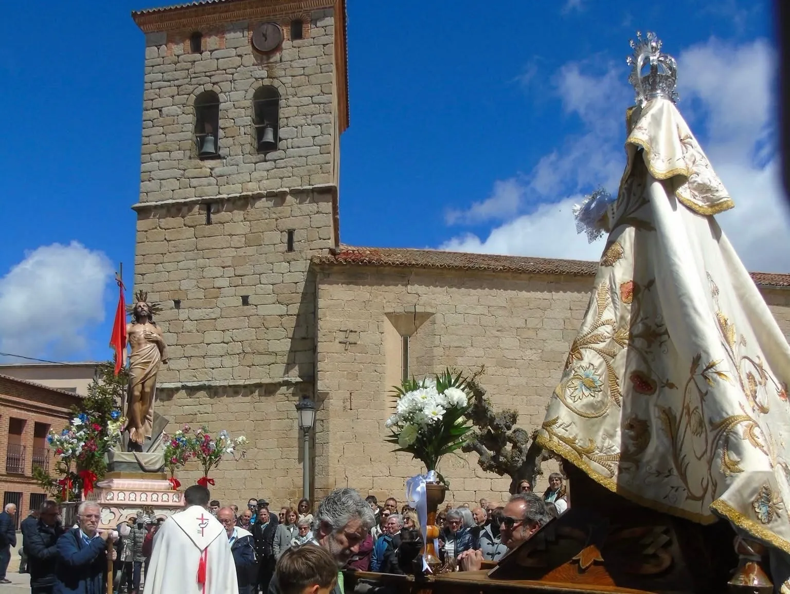 Macotera celebraba la Procesión del Encuentro. Fotos José Guerras