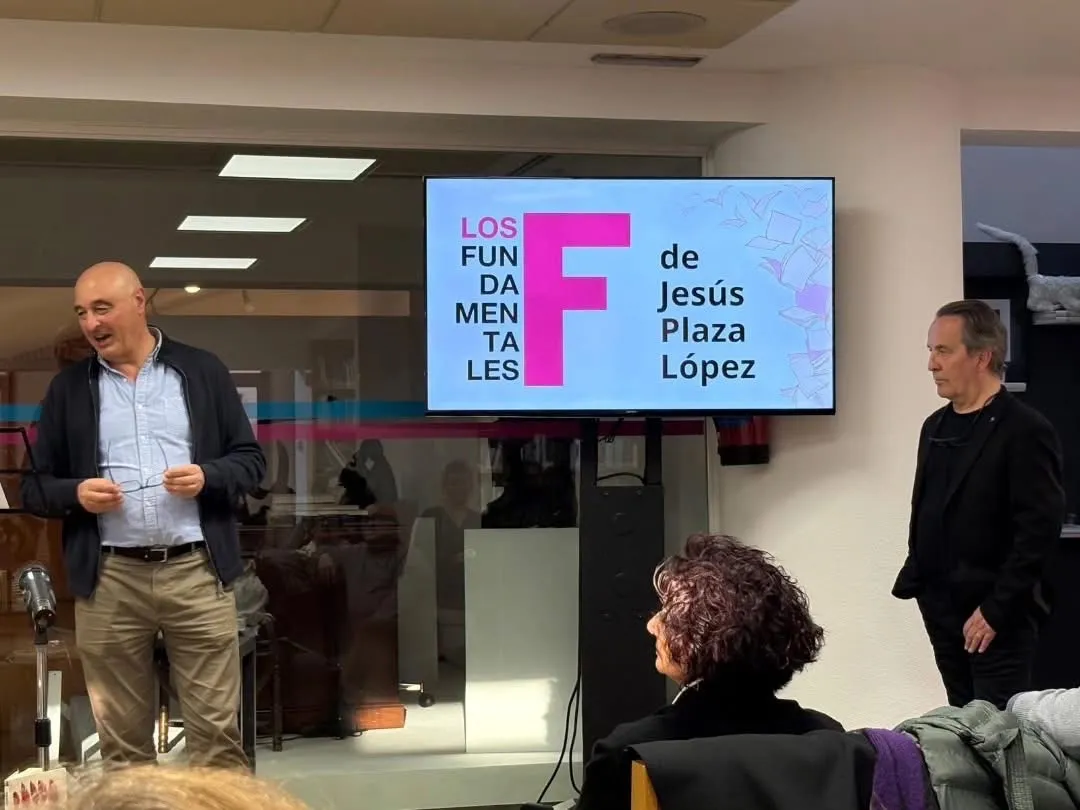 Foto 2 - Pe&ntilde;aranda celebra el D&iacute;a del Libro con Los Fundamentales de Jes&uacute;s Plaza