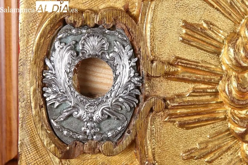 Foto 11 - Arte y fe: Restauradas las rejas de plata que custodian las reliquias de Santa Teresa