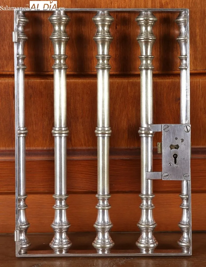 Foto 5 - Arte y fe: Restauradas las rejas de plata que custodian las reliquias de Santa Teresa