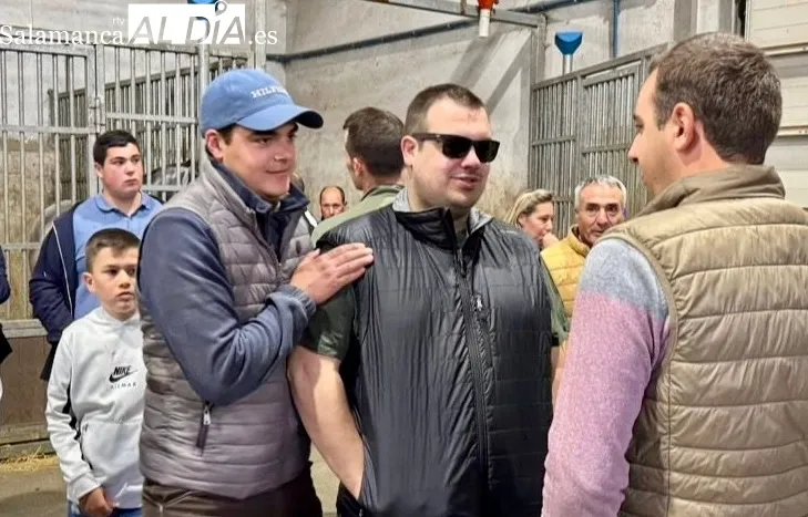 Visita de Juventud Taurina de Salamanca a la cuadra de Sergio Pérez de Gregorio