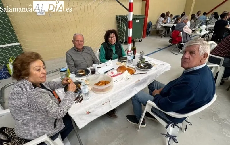 Comida Popular solidaria en Santiago de la Puebla