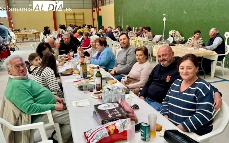 Comida Popular solidaria en Santiago de la Puebla