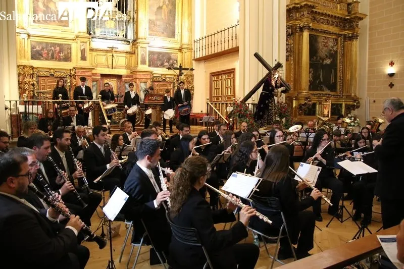 Foto 6 - Jaime Jim&eacute;nez toca el alma en el estreno de la marcha procesional &lsquo;Castillo de Cristal&rsquo;