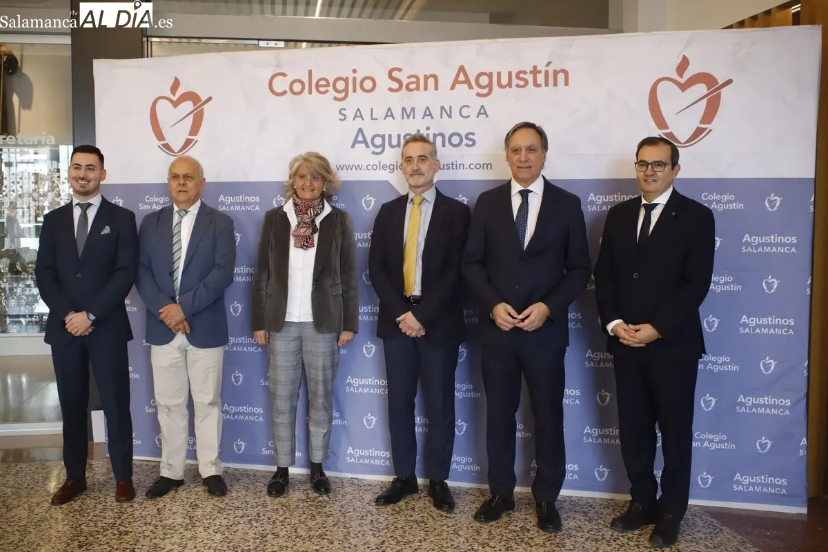 Inauguración de la IX semana de formación 'Enseñar educando' que se celebra en el colegio San Agustín. Foto de Ángel Puma