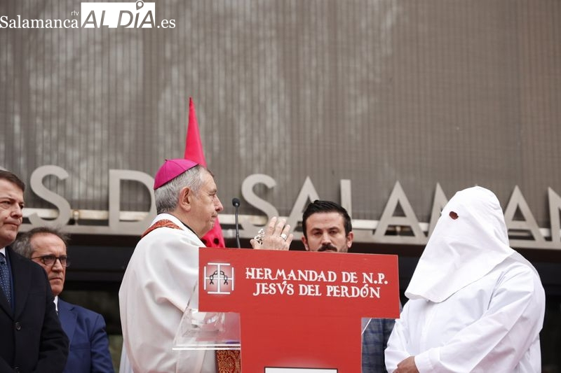 Acto del indulto del preso de la Hermandad del Perdón en Salamanca, en duda