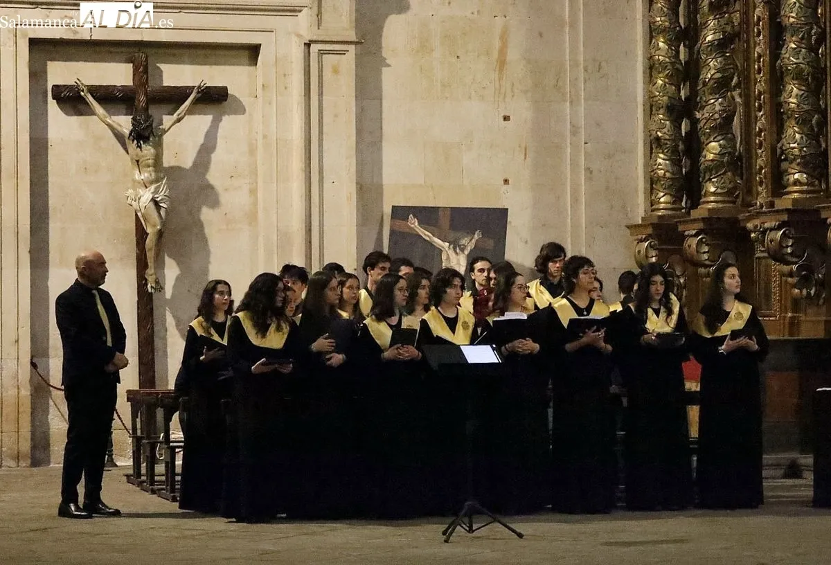 Misa funeral por el Papa Francisco en La Clerecía. Foto de David Domínguez