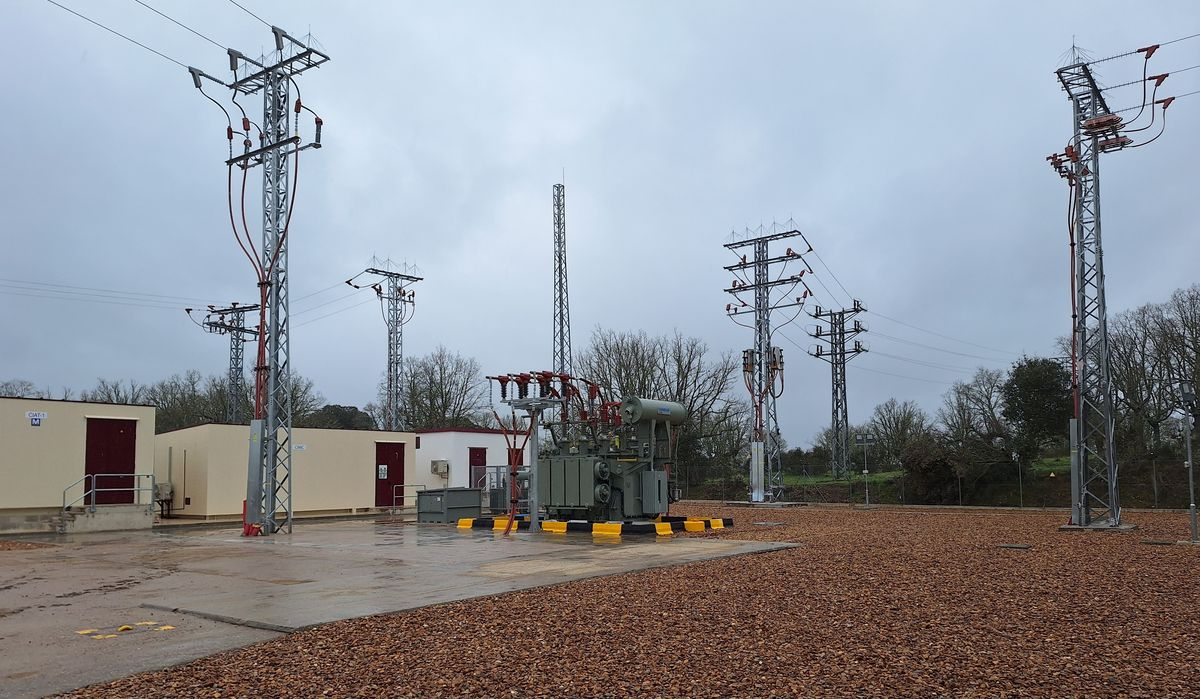 La nueva subestación eléctrica de Fuenteguinaldo que mejora la fiabilidad y minimiza el impacto visual