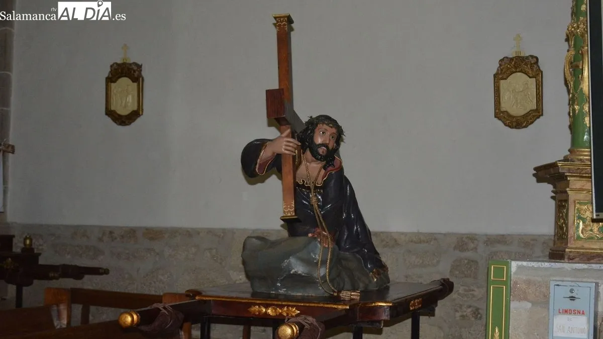La iglesia parroquial acogió el rezó del Vía Crucis