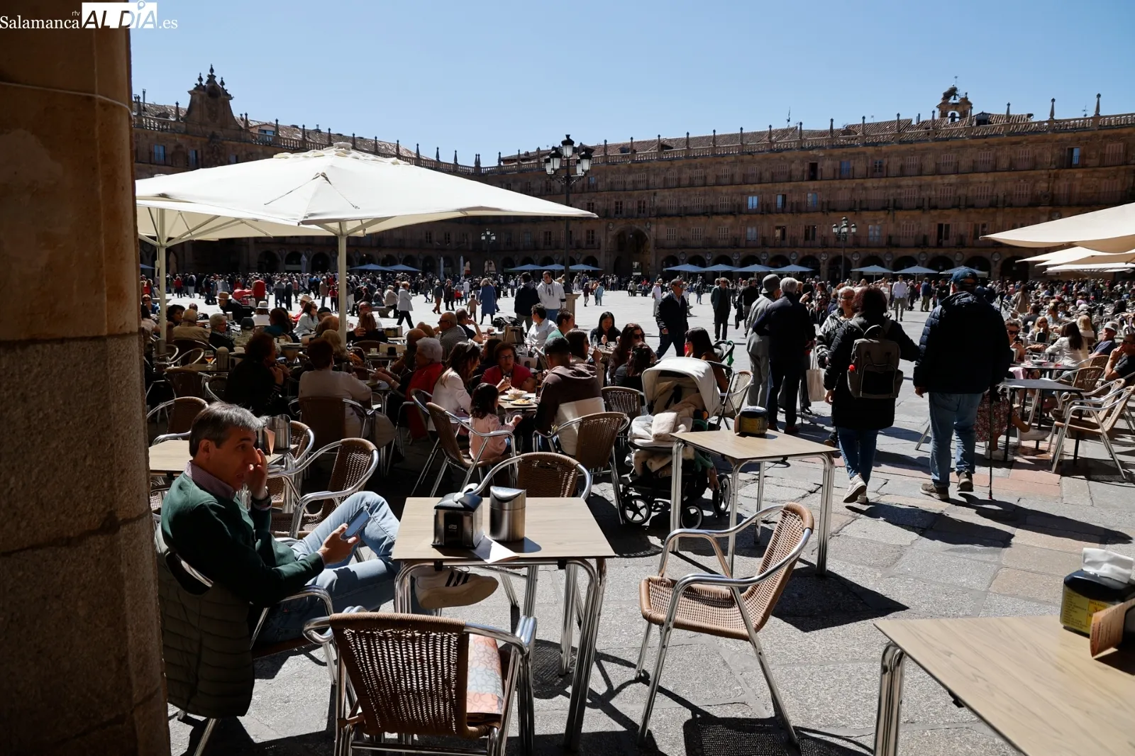 Ambiente en la Plaza Mayor de Salamanca | Fotos: David Sañudo