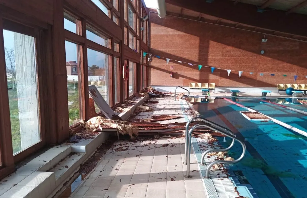 Foto 2 - La nueva cubierta de la piscina climatizada llegar&aacute; a Ciudad Rodrigo en los pr&oacute;ximos d&iacute;as