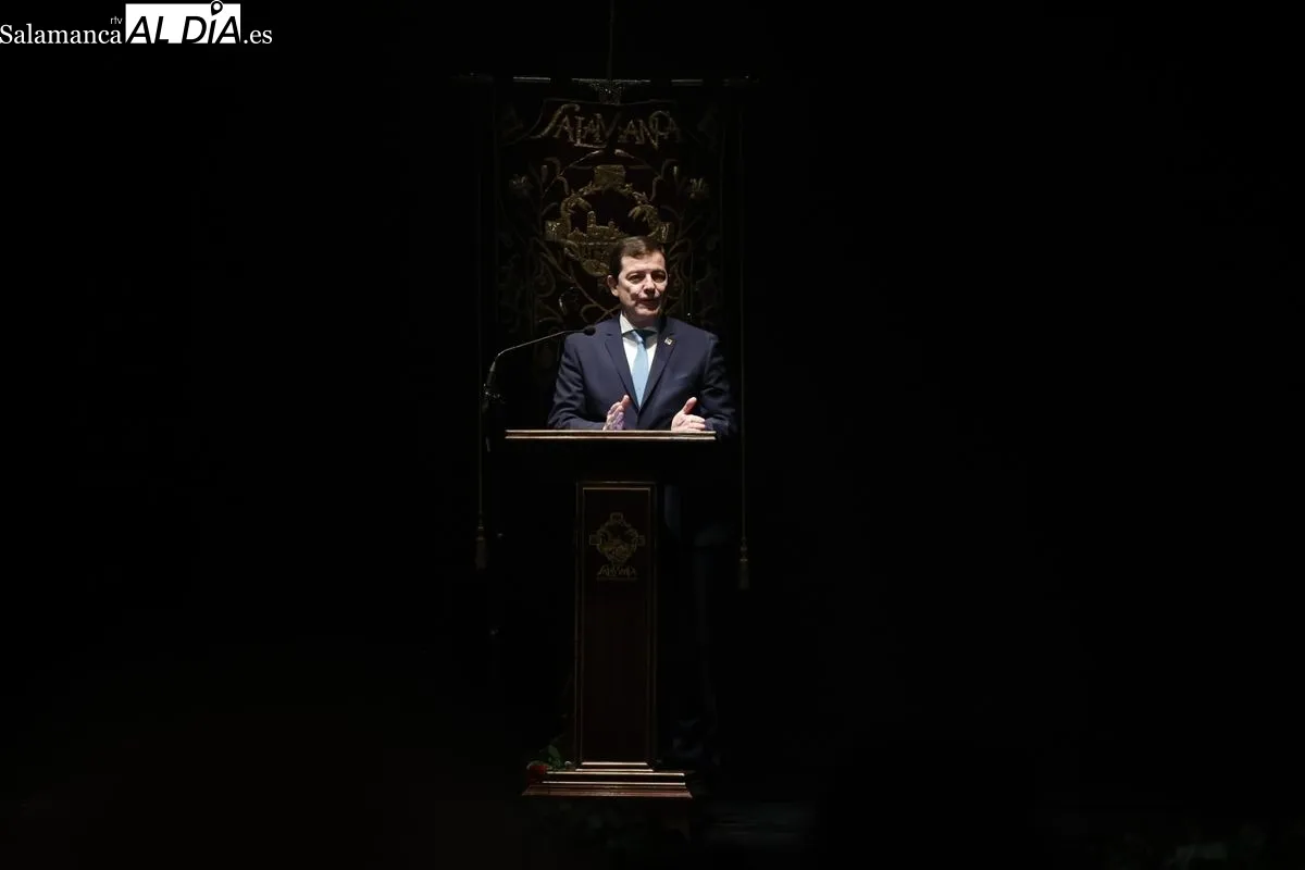 Pregón de la Semana Santa de Salamanca 2025 a cargo de Julio López Revuelta en el Teatro Liceo. Fotos: David Sañudo