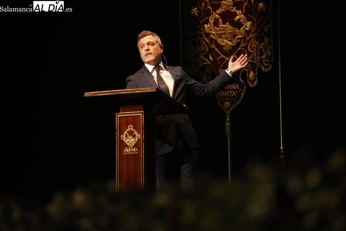 Pregón de la Semana Santa de Salamanca 2025 a cargo de Julio López Revuelta en el Teatro Liceo. Fotos: David Sañudo