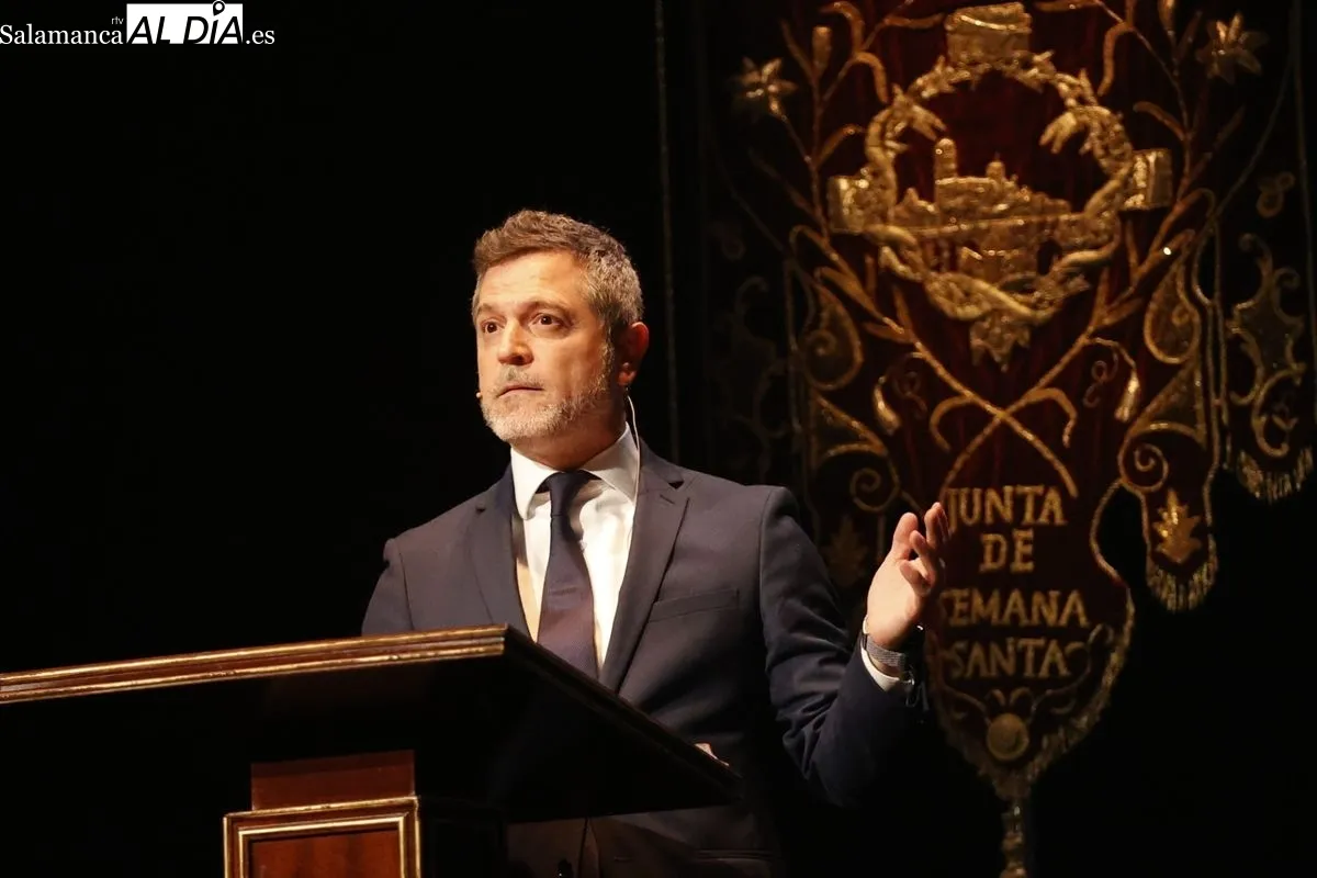 Pregón de la Semana Santa de Salamanca 2025 a cargo de Julio López Revuelta en el Teatro Liceo. Fotos: David Sañudo