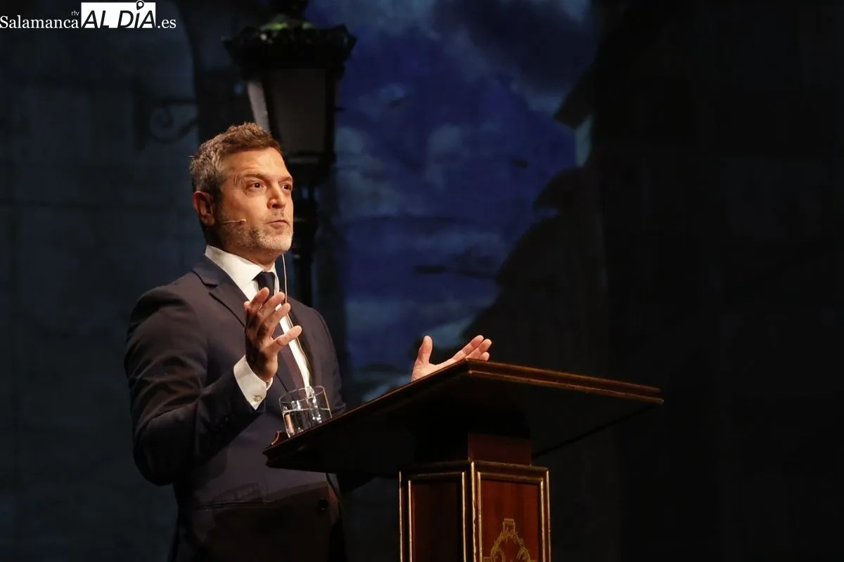 Pregón de la Semana Santa de Salamanca 2025 a cargo de Julio López Revuelta en el Teatro Liceo. Fotos: David Sañudo
