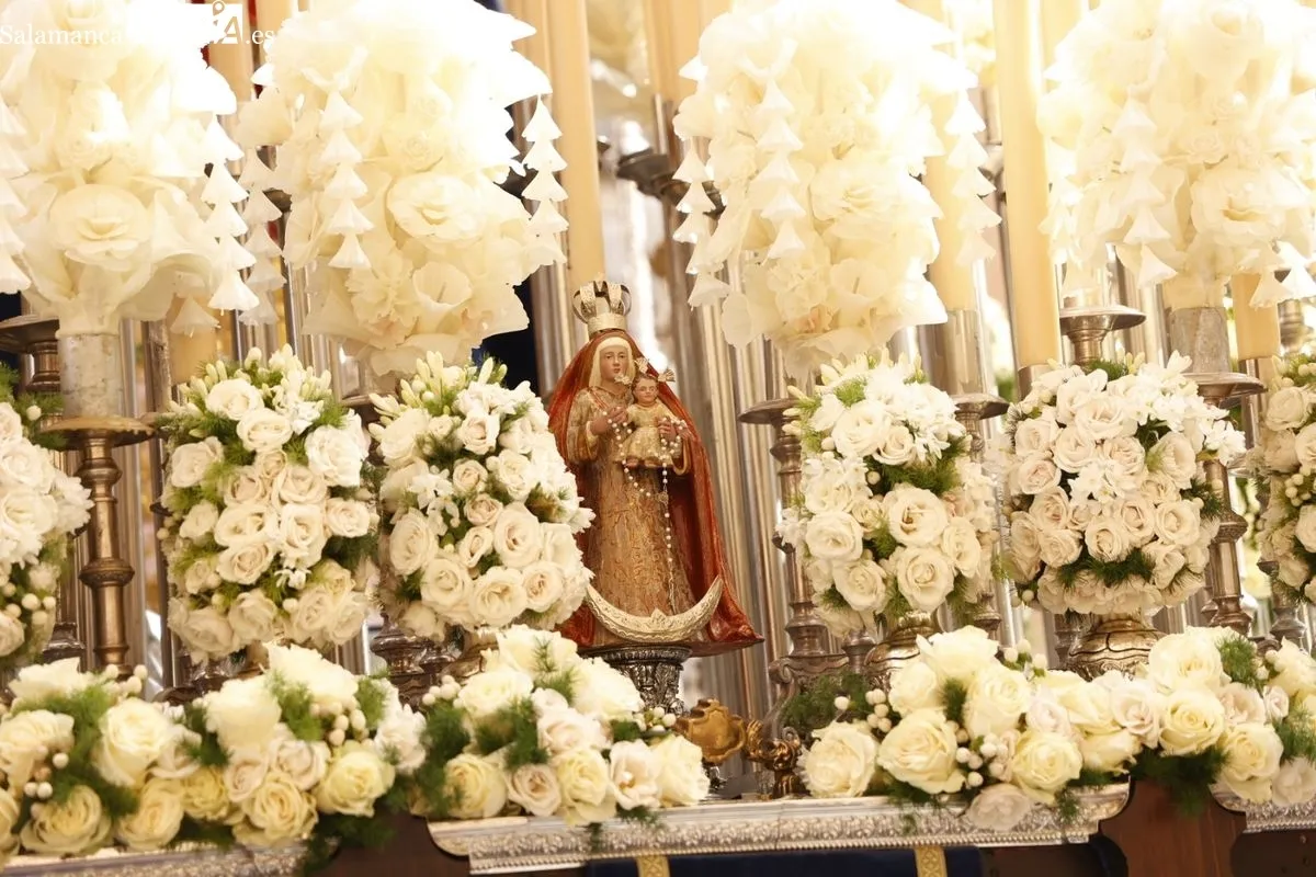 Procesión de la Hermandad Sacramental, Mercedaria y de Penitencia de Nuestro Padre Jesús Despojado de sus Vestiduras y María Santísima de la Caridad y del Consuelo. Fotos: David Sañudo