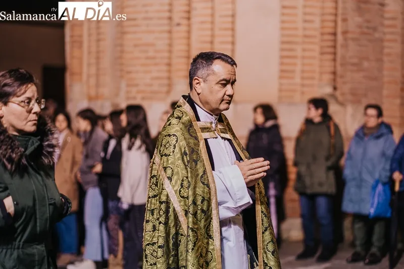 Foto 5 - El Silencio rompe la noche de Viernes Santo