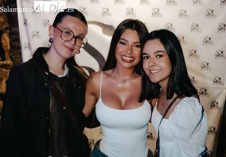 Foto 16 - Gabriella llena el Santo Pecado en una noche de &eacute;xito rotundo