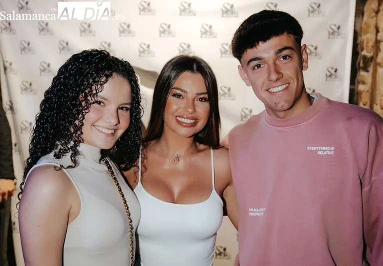 Foto 13 - Gabriella llena el Santo Pecado en una noche de &eacute;xito rotundo