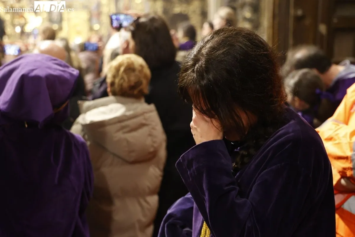 Cancelada la procesión de la Ilustre y Venerable Congregación de Nuestro Padre Jesús Nazareno en Salamanca, que celebra un acto en la iglesia de San Julián. Fotos: David Sañudo