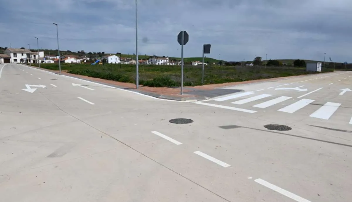 Foto 3 - Abierto el parque infantil creado en el nuevo sector urbanizado en Ivanrey