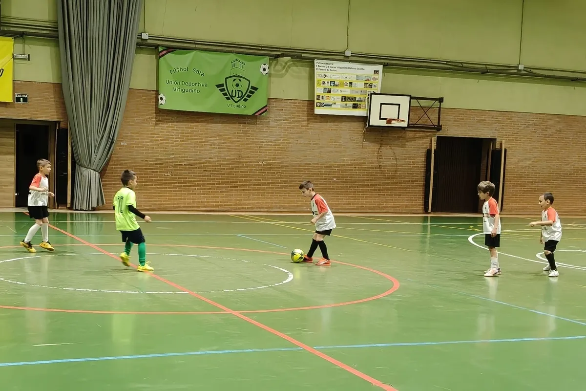 Partido amistoso de fútbol sala en Vitigudino entre el UD Vitigudino y Lumbrales 