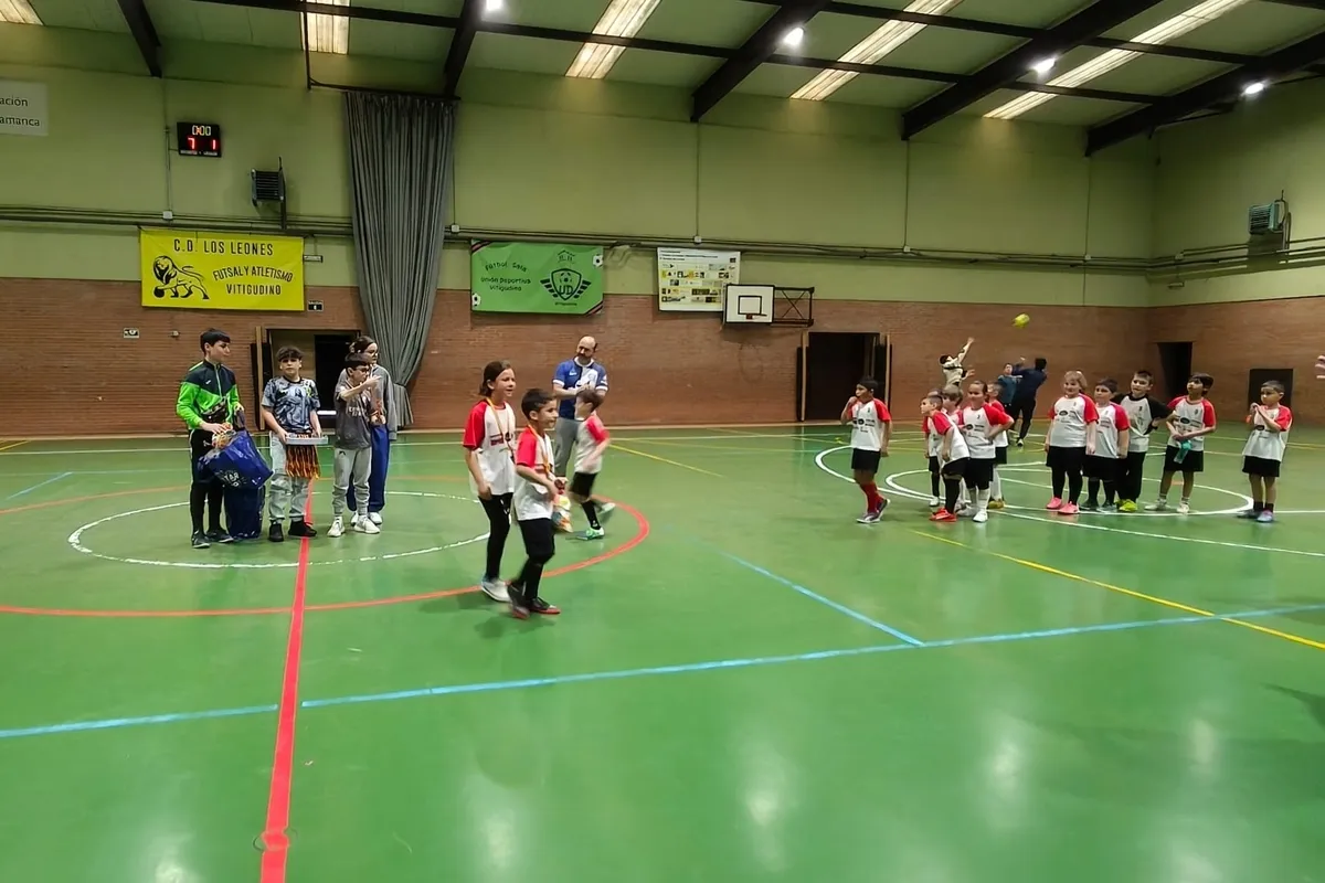 Partido amistoso de fútbol sala en Vitigudino entre el UD Vitigudino y Lumbrales 