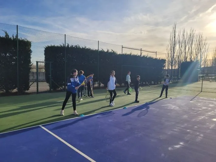 Foto 3 - El Club de Tenis y P&aacute;del de Alba de Tormes arranca 2025 con t&iacute;tulos y grandes retos por delante
