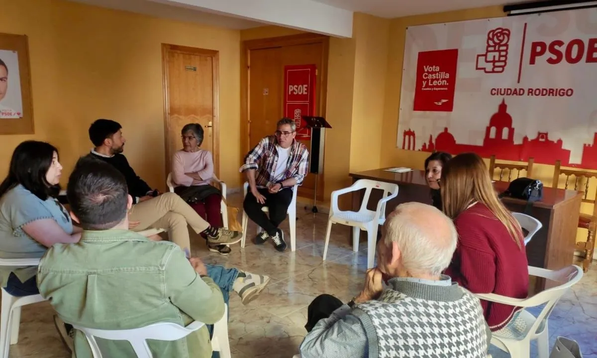 Foto 2 - El PSOE transmite su apoyo directo a la Plataforma por una Autov&iacute;a A-62 Digna