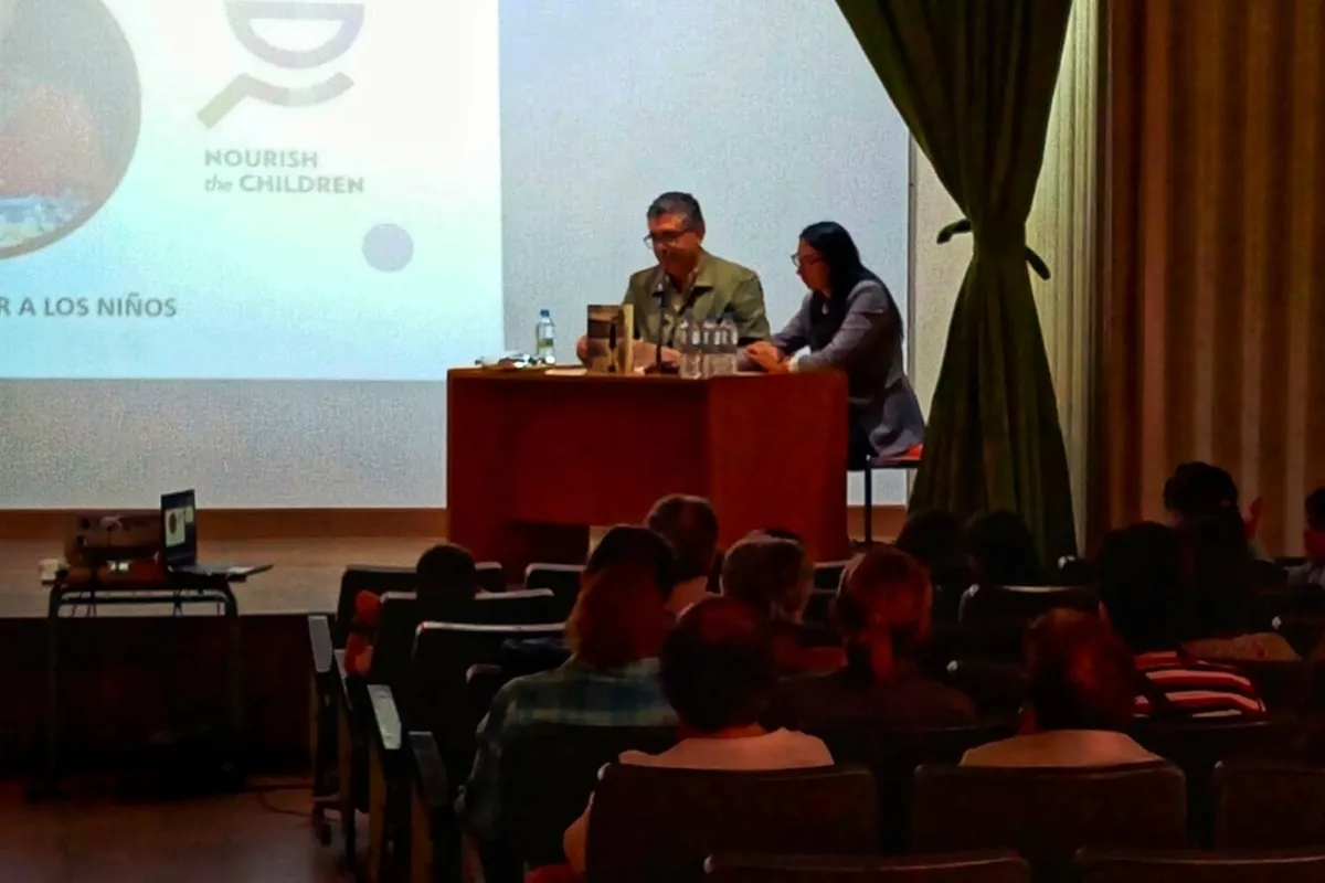 Presentación del libro 'Vive, a eso viniste', de Mario San Román, en Villavieja de Yeltes el pasado jueves 