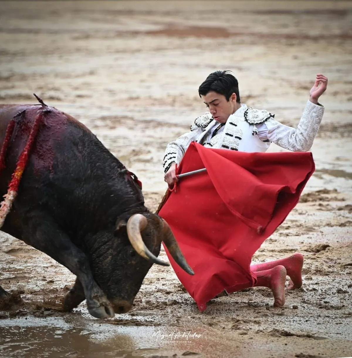 Foto 5 - FOTOS | Marco P&eacute;rez deslumbra en el barrizal de Toledo