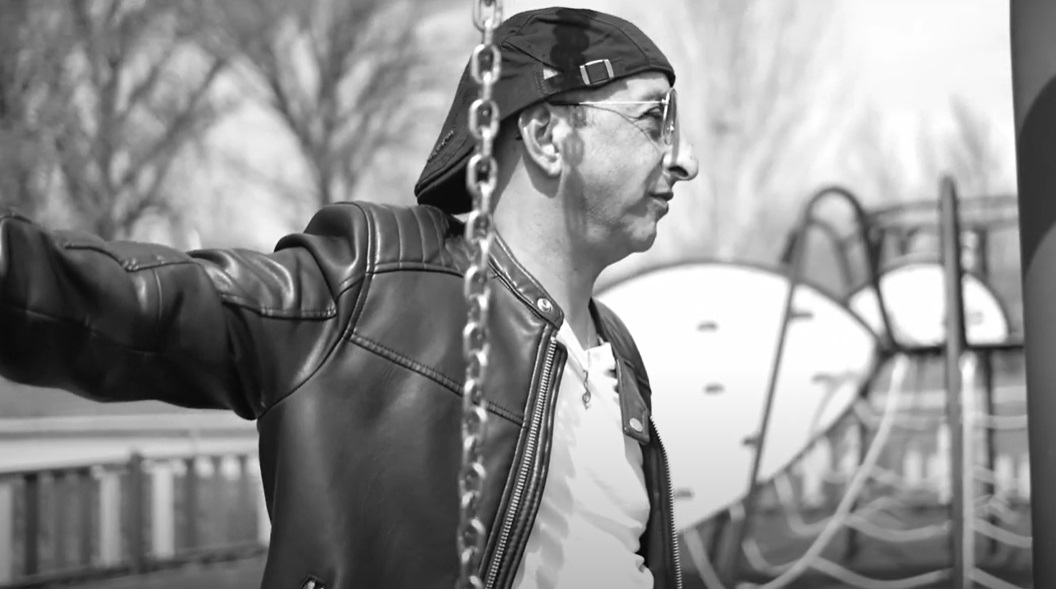 Aarón Salazar estrena Tan solo ayer dedicado a sus hijos