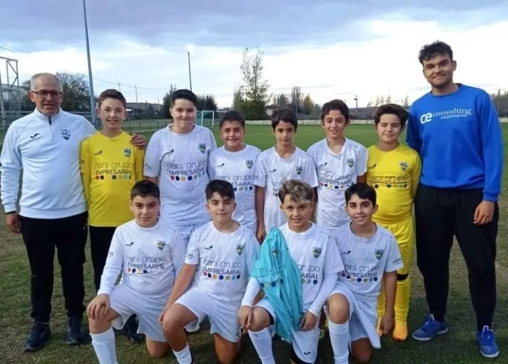 Foto 8 - La cantera del Alba de Tormes CF encara el tramo final de temporada con ilusi&oacute;n, aprendizaje y ambici&oacute;n