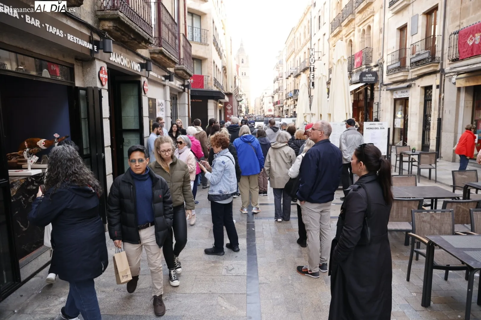 Ambiente en el centro de la ciudad en la tarde del Domingo de Resurrección | Fotos: David Sañudo
