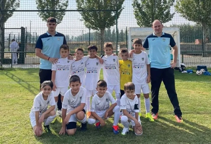 Foto 5 - La cantera del Alba de Tormes CF encara el tramo final de temporada con ilusi&oacute;n, aprendizaje y ambici&oacute;n