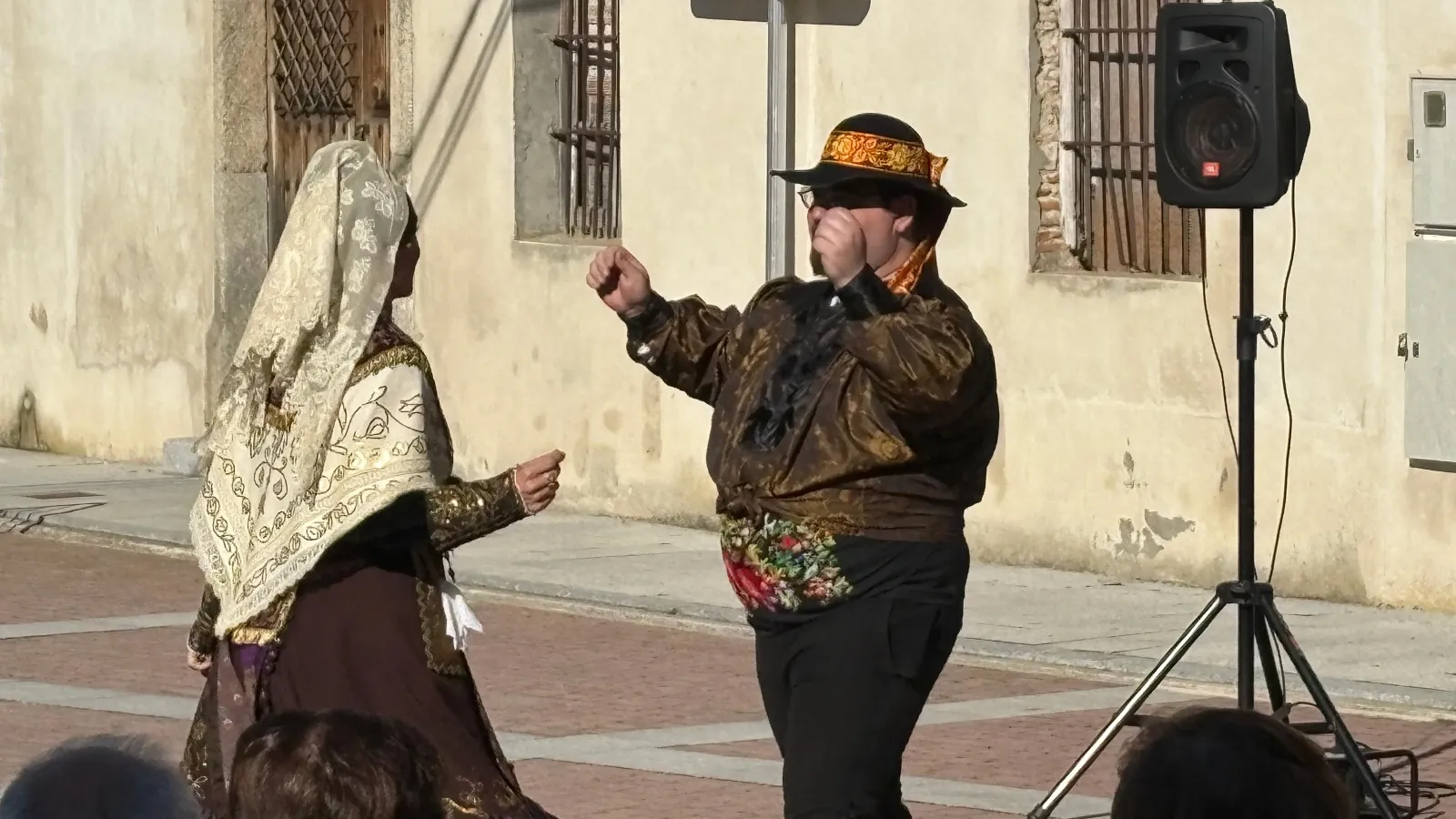 Foto 4 - Palmas y disfrute a ritmo de jotas en Santiago de la Puebla