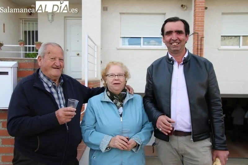 Foto 7 - La Vera Cruz de Navales renueva su tradici&oacute;n con El Cabildo