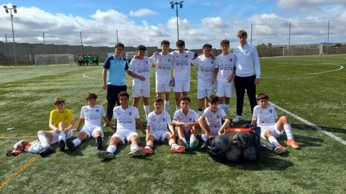 Foto 3 - La cantera del Alba de Tormes CF encara el tramo final de temporada con ilusi&oacute;n, aprendizaje y ambici&oacute;n