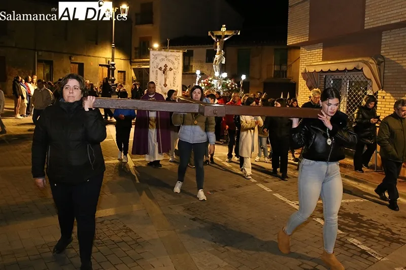 Foto 16 - Procesi&oacute;n del V&iacute;a Crucis de los J&oacute;venes