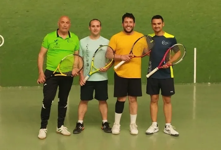 Foto 6 - Pablo Sevillano y &Oacute;scar Moro se imponen en la fase local del Trofeo Diputaci&oacute;n de Frontenis